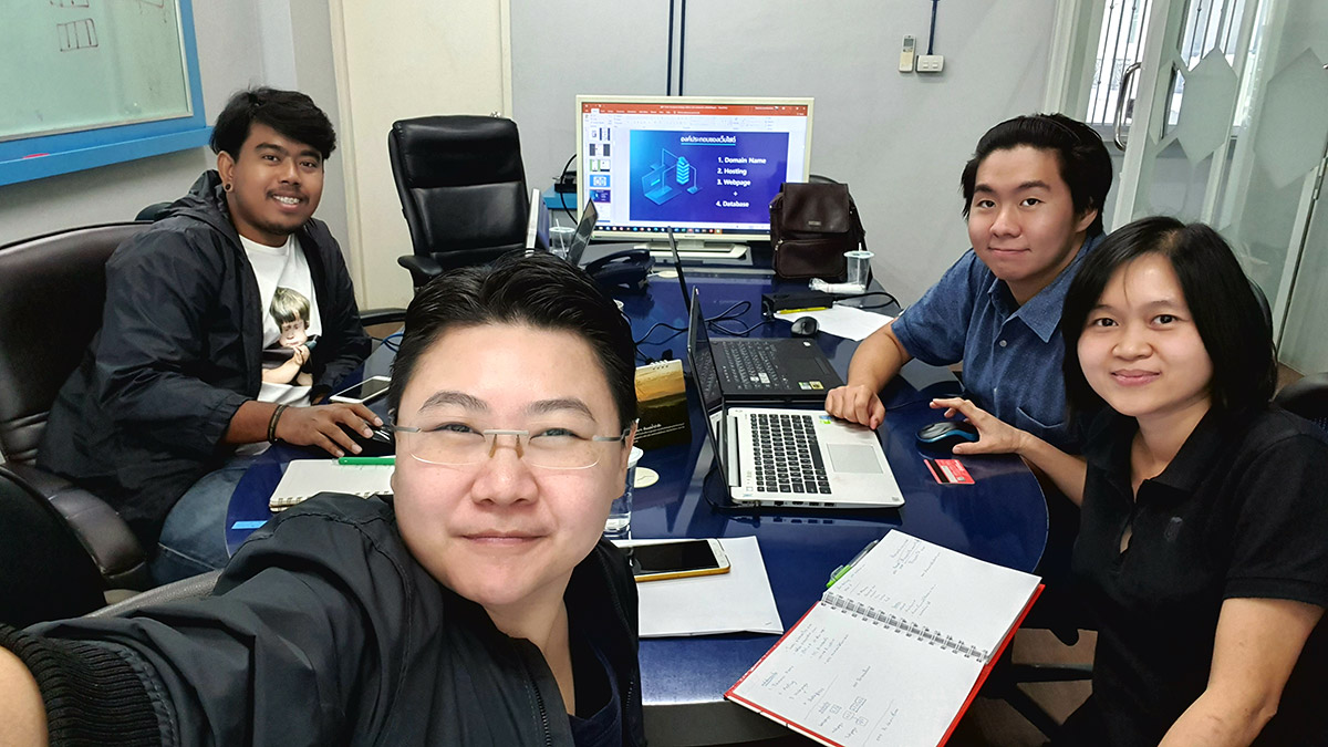 คอร์ส WordPress มือใหม่สร้างเว็บไซต์ - เรียนส่วนตัวกลุ่มเล็ก ไปสอนที่บริษัท ผู้เรียนเป็นทายาทธุรกิจรุ่นใหม่และทีมดีไซน์ของธุรกิจรับออกแบบตกแต่งภายใน-ภายนอก ผลงานมืออาชีพมากๆ ค่ะ